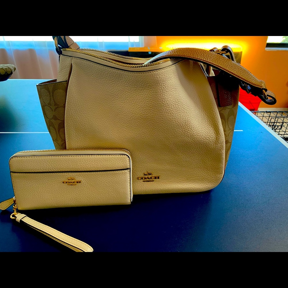 Coach purse and wallet